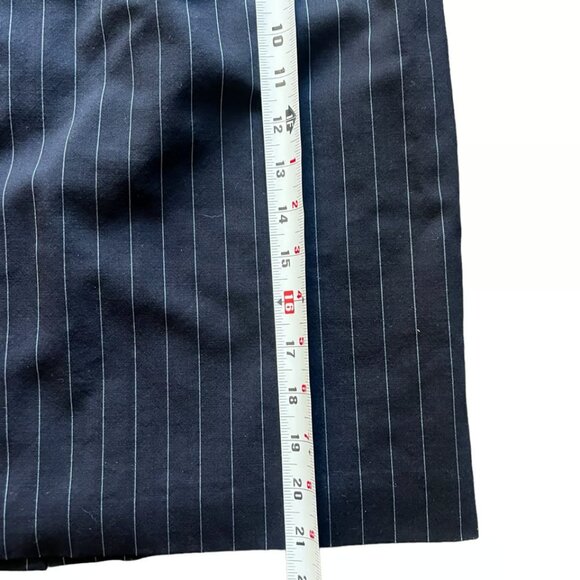 Talbots Navy Pencil Skirt, Size 8, 100% Wool w/lining, Slit Back, Pleat Front - Picture 2 of 7